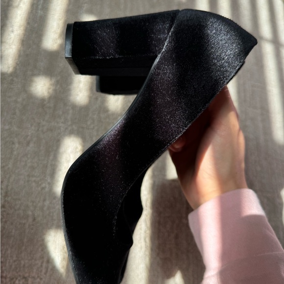 Simply Vera Wang velvet block heel pumps size 7 - Picture 6 of 6